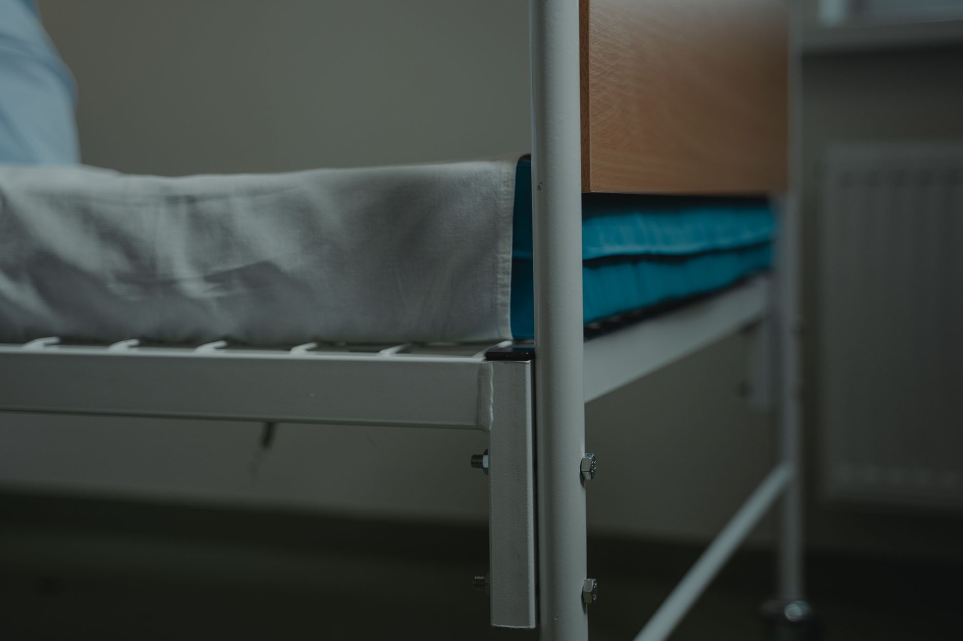 Pflegebett auf Krankenkasse – höhenverstellbares Pflegebett im Detail