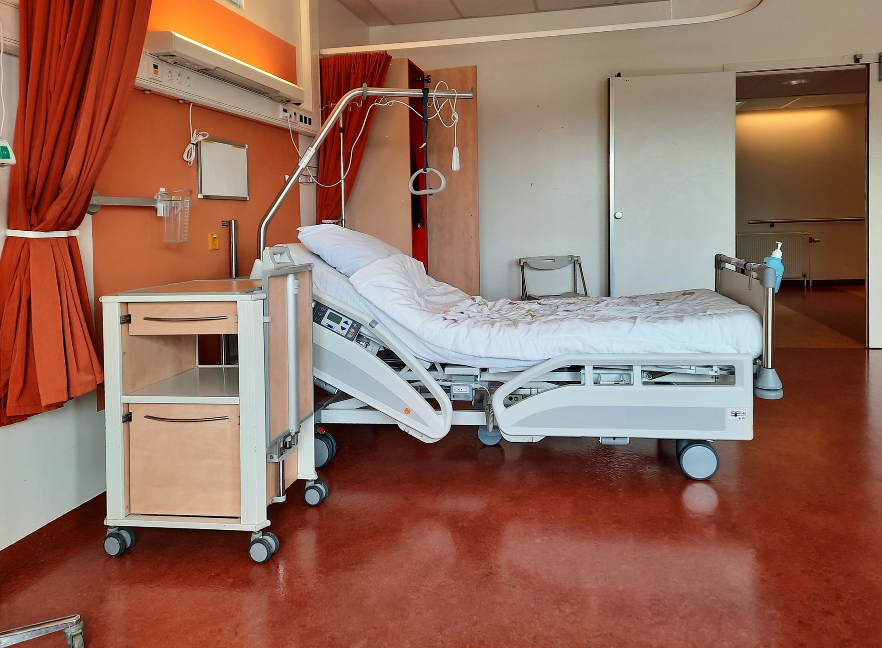 Wechseldruckmatratze – höhenverstellbares Pflegebett mit Matratze